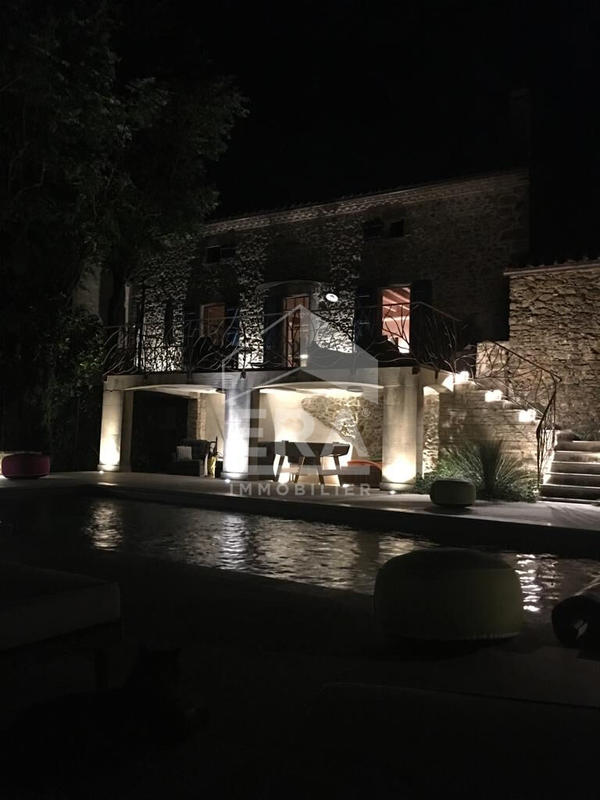 Maison - 326 m² - 7 pièces