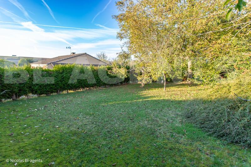 Pavillon - 130 m² - 6 pièces