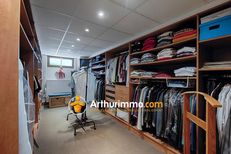 Maison - 181 m² - 6 pièces