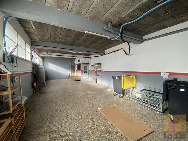 Local commercial - 218 m²