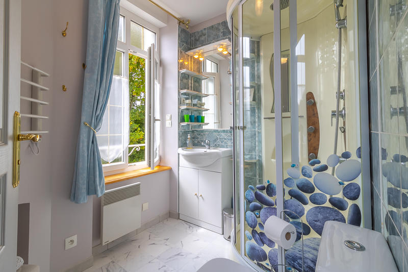 Propriété - 202 m² - 11 pièces