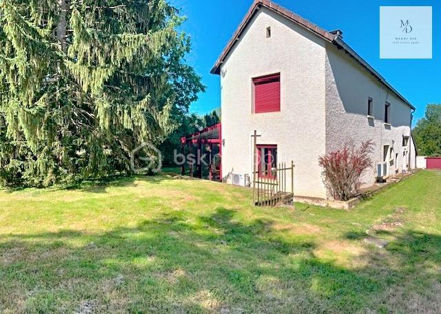 Maison de village - 189 m² - 9 pièces