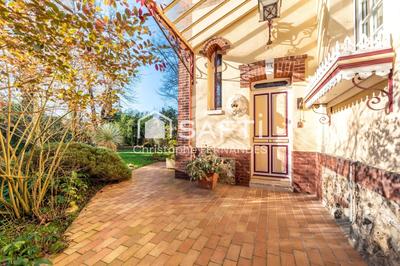 Maison de maîtres - 315 m² - 12 pièces