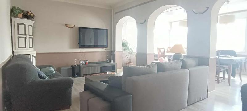 Maison - 199 m² - 8 pièces