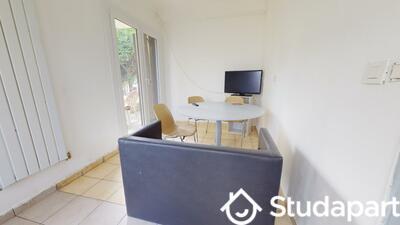 Chambre - 10 m² - 1 pièce