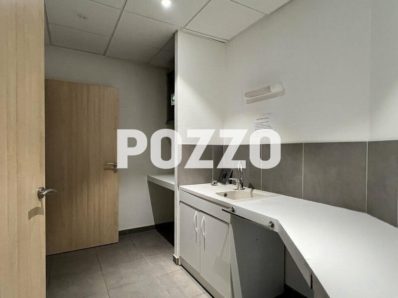 Bureau - 118 m² - 4 pièces