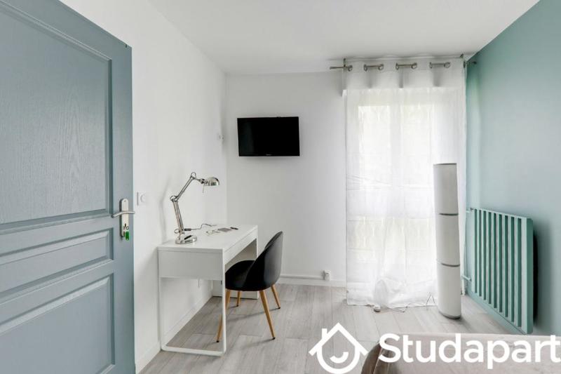 Chambre - 12 m² - 1 pièce