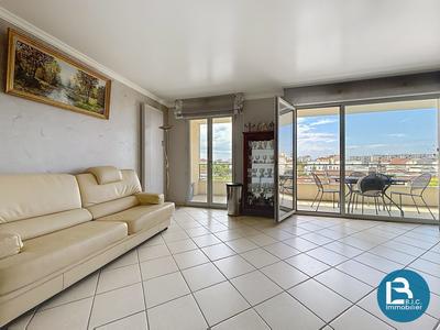 Appartement - 90 m² - 4 pièces