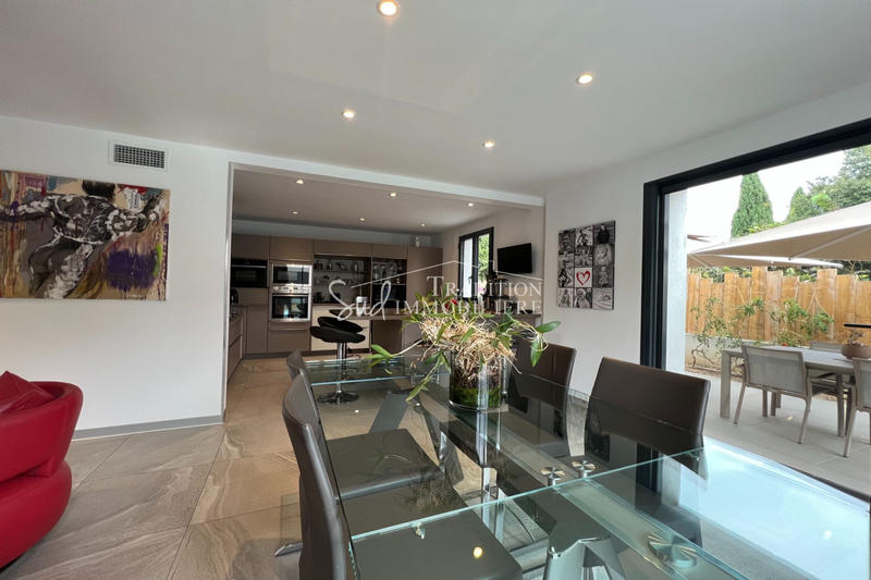 Maison - 140 m² - 5 pièces