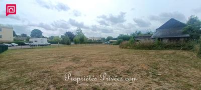 Terrain constructible - 1 008 m²