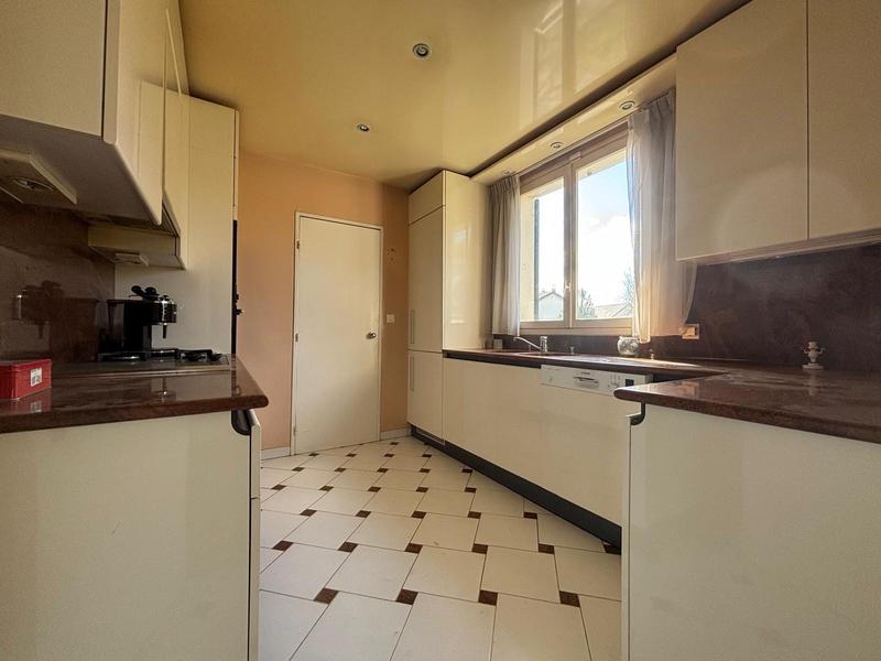 Maison - 97 m² - 6 pièces