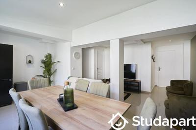 Chambre - 9 m² - 1 pièce