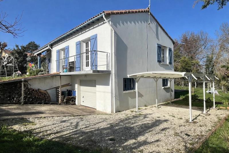 Maison - 140 m² - 5 pièces