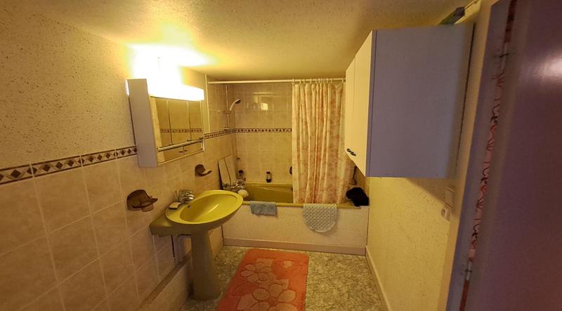 Maison - 254 m² - 8 pièces