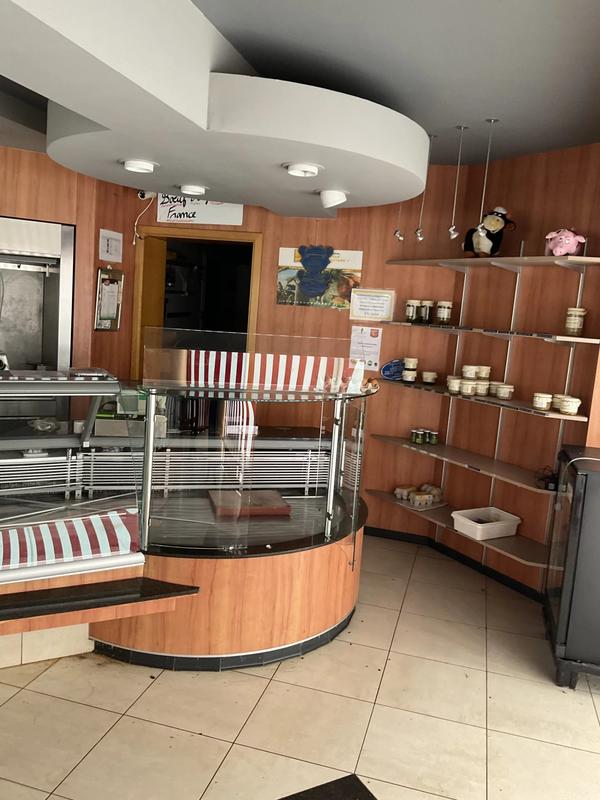 Local commercial - 105 m² - 4 pièces