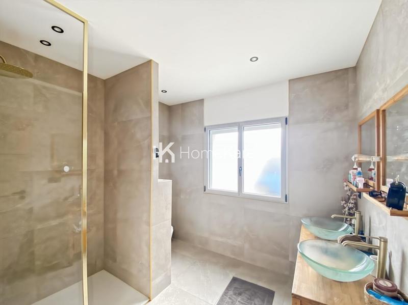 Maison - 145 m² - 5 pièces