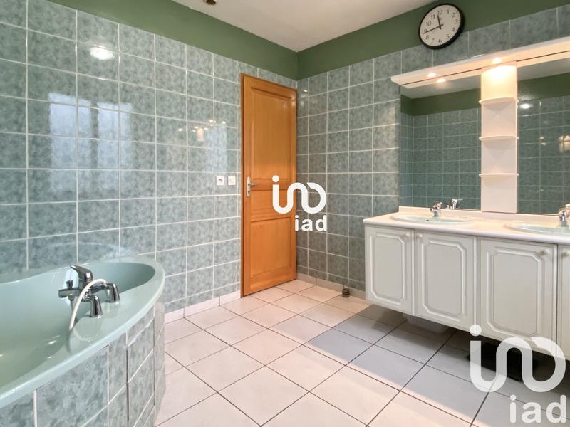 Maison - 137 m² - 6 pièces