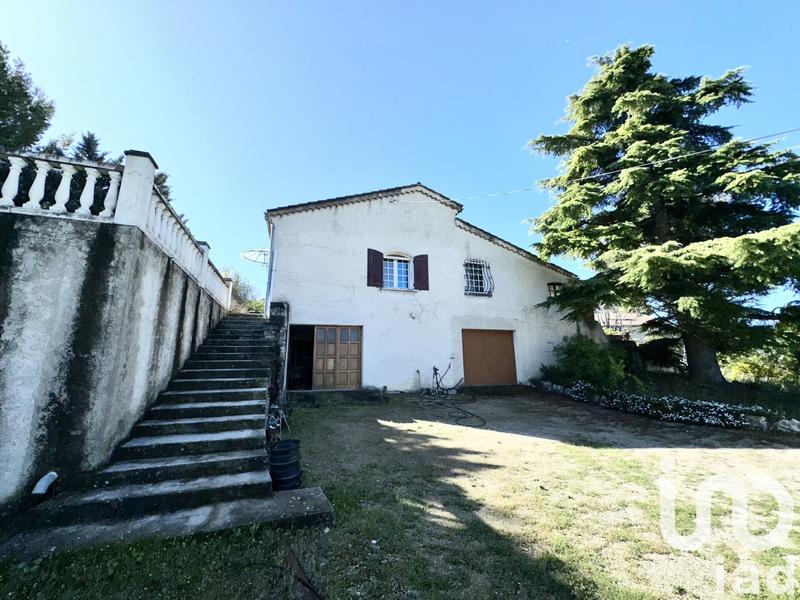 Maison - 190 m² - 8 pièces