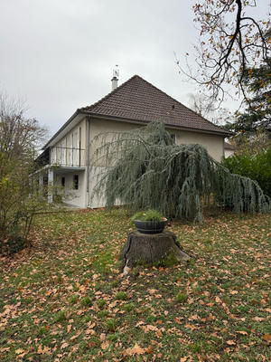 Maison - 181 m² - 7 pièces