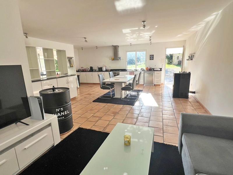 Maison - 348 m² - 10 pièces