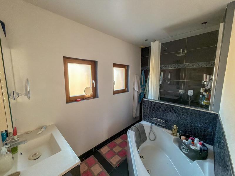 Maison - 103 m² - 4 pièces