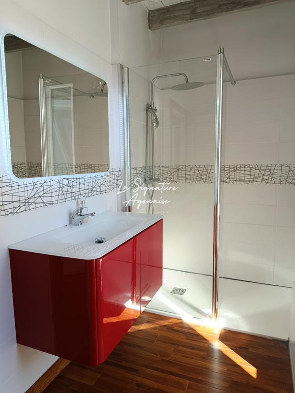 Maison - 240 m² - 8 pièces