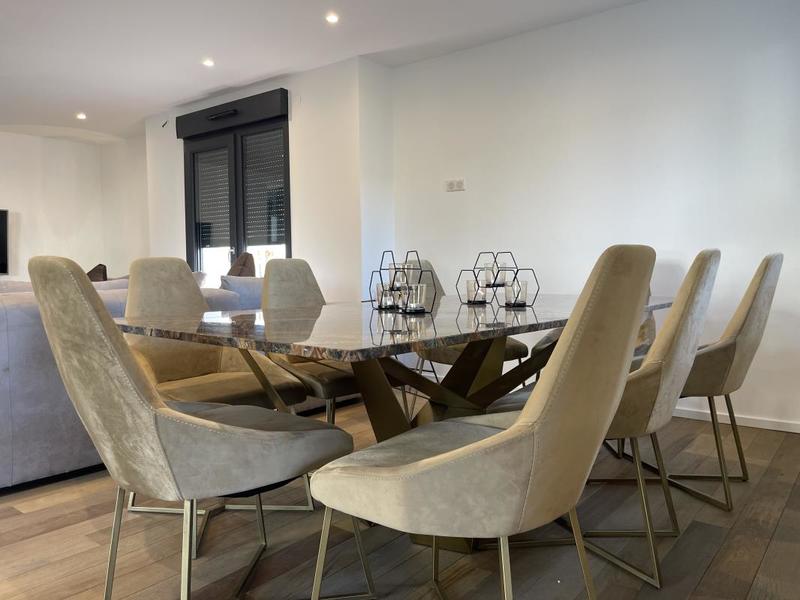 Appartement - 80 m² - 4 pièces