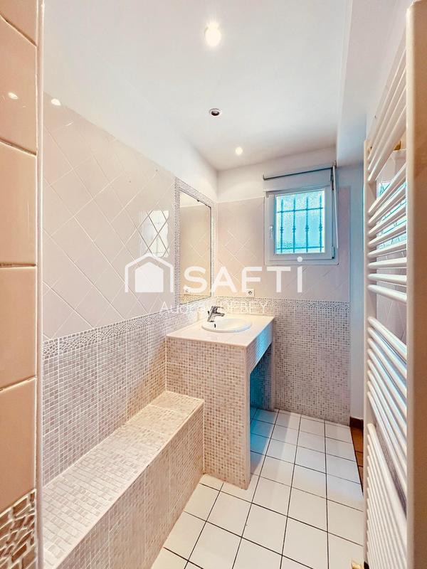 Villa - 200 m² - 6 pièces