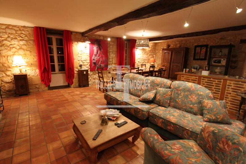 Maison - 252 m² - 9 pièces