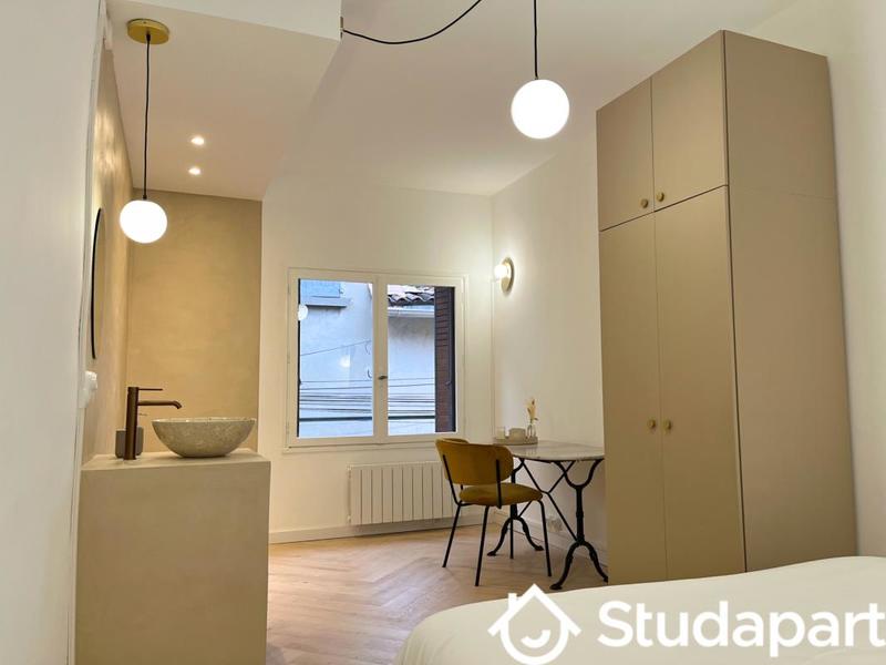 Chambre - 10 m² - 1 pièce