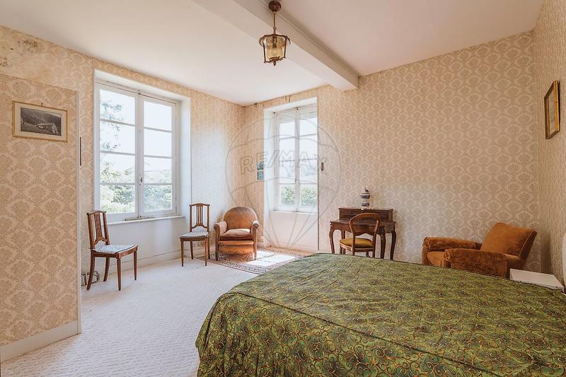 Propriété - 300 m² - 10 pièces