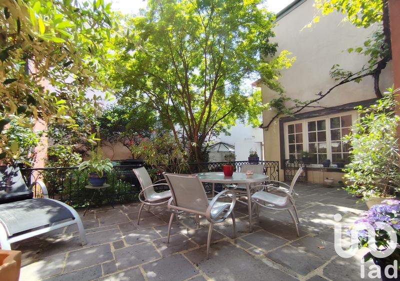 Maison - 282 m² - 9 pièces