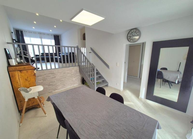 Maison - 111 m² - 6 pièces