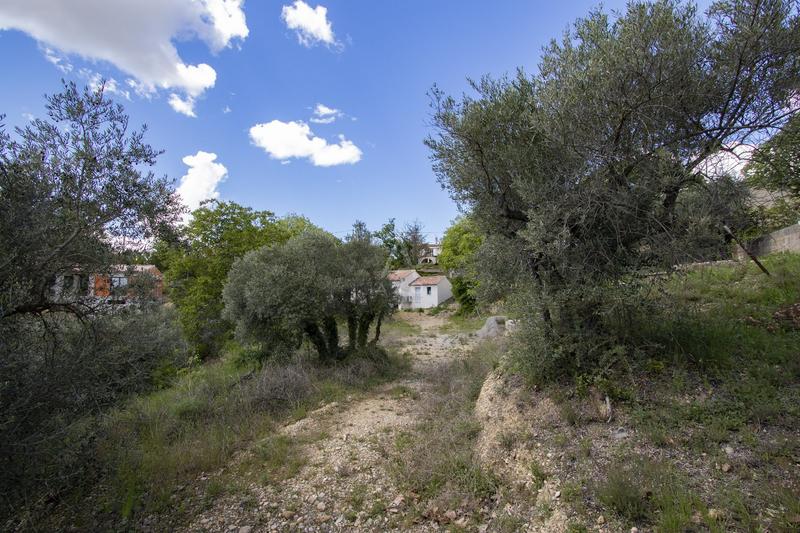 Terrain constructible - 1 180 m²