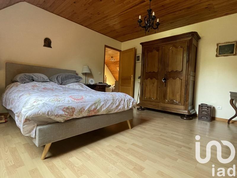 Maison - 237 m² - 7 pièces