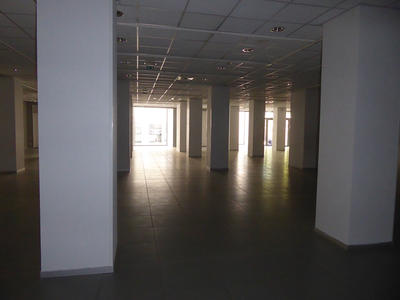 Local commercial - 1 400 m²