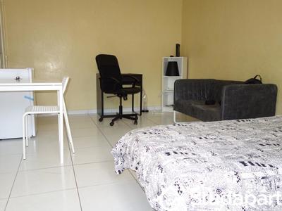 Chambre - 11 m² - 1 pièce