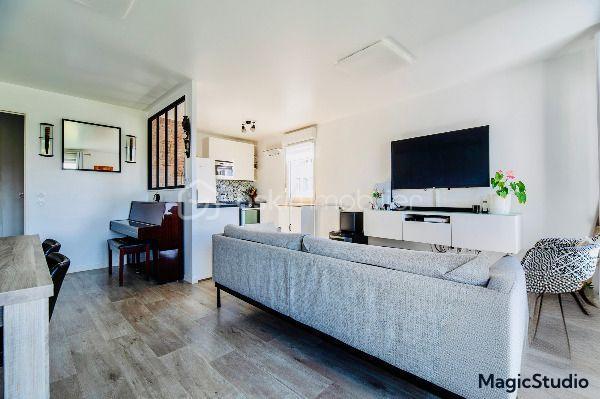 Appartement - 90 m² - 5 pièces