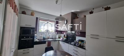 Maison - 253 m² - 10 pièces