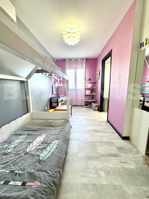 Propriété - 137 m² - 5 pièces