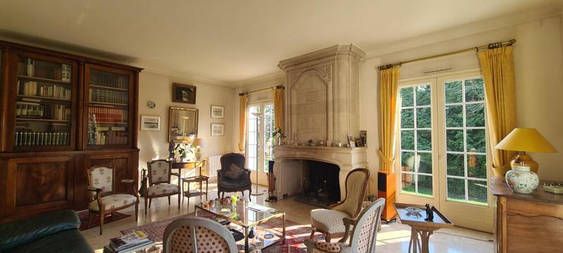 Maison - 274 m² - 11 pièces