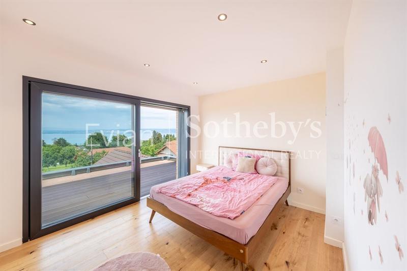 Maison - 276 m² - 7 pièces