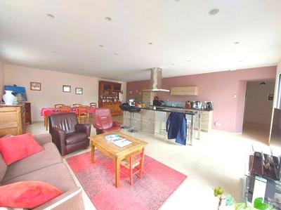 Maison traditionnelle - 124 m² - 6 pièces