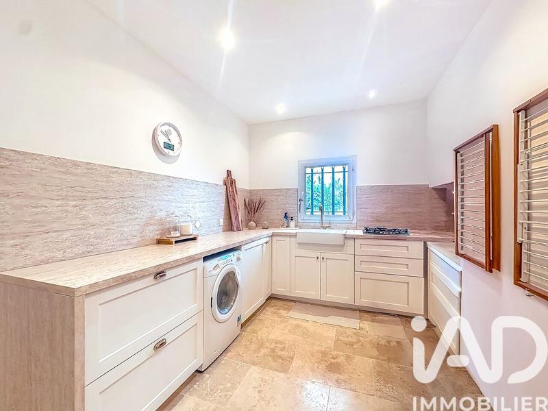 Maison - 206 m² - 6 pièces