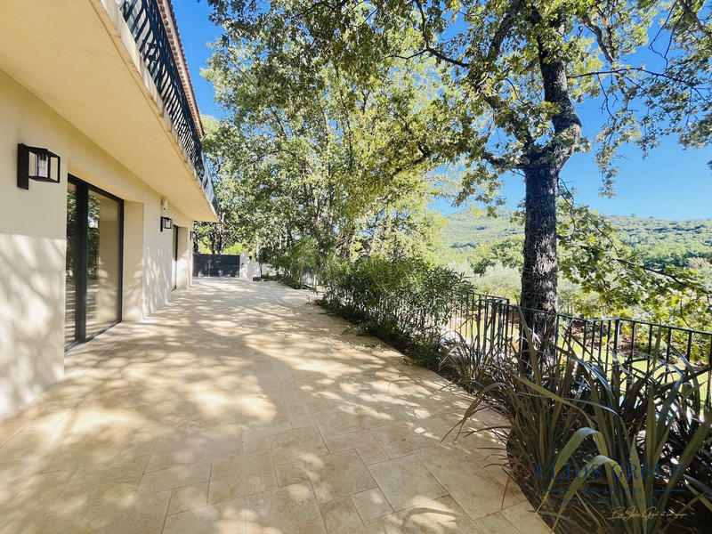 Villa - 310 m² - 10 pièces