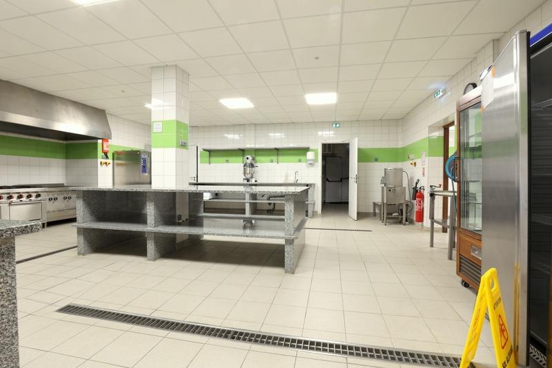 Propriété - 1 298 m² - 45 pièces