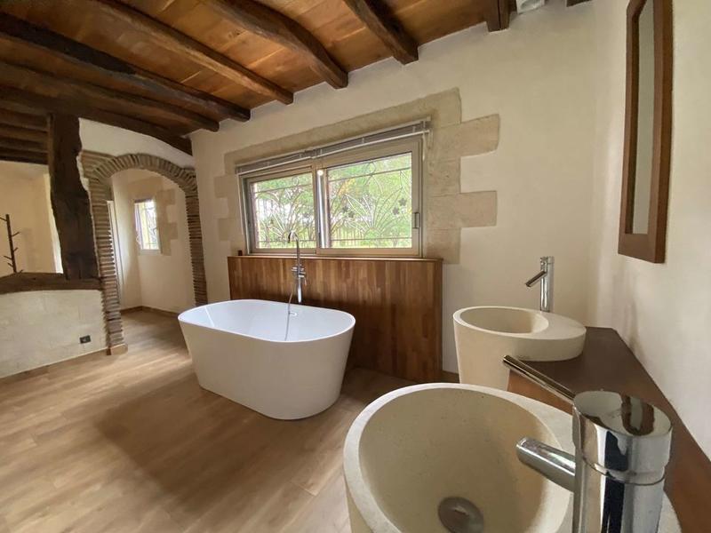 Maison en pierre - 260 m² - 8 pièces