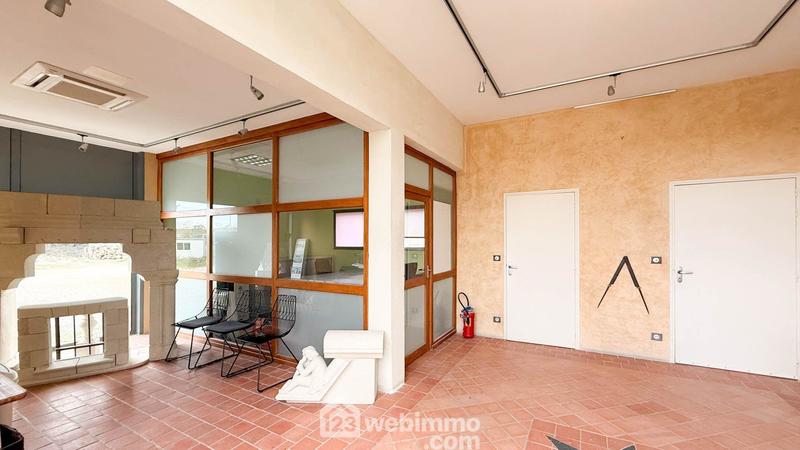 Local commercial - 230 m² - 7 pièces
