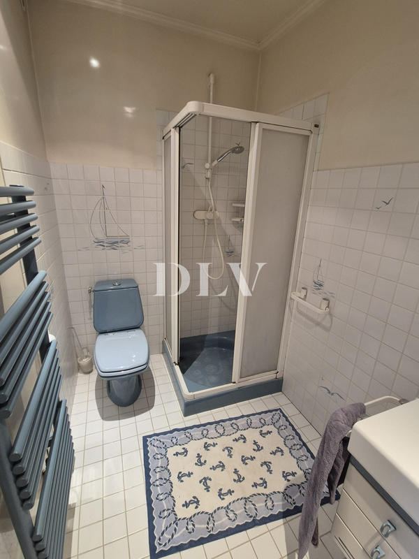 Maison - 305 m² - 11 pièces