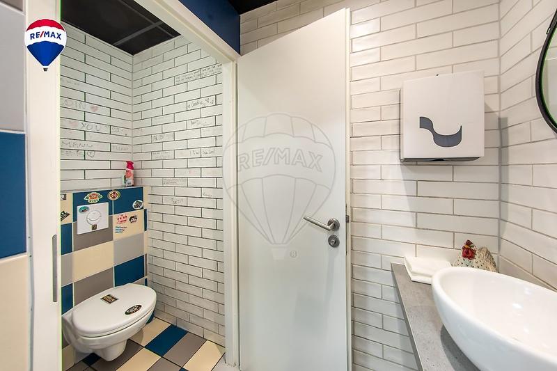 Magasins - 60 m² - 2 pièces